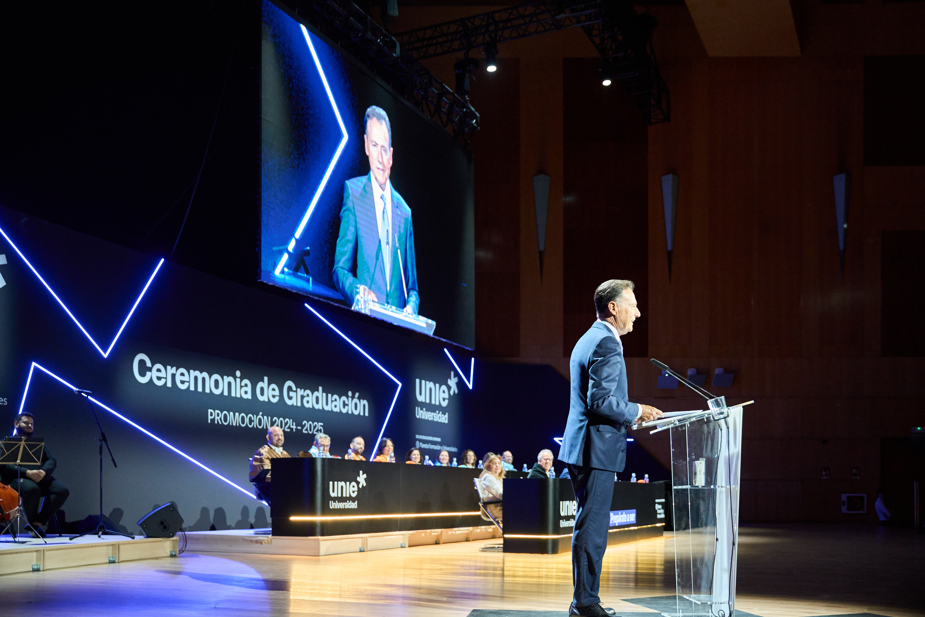 noticia-graduacion-unie-2025-2