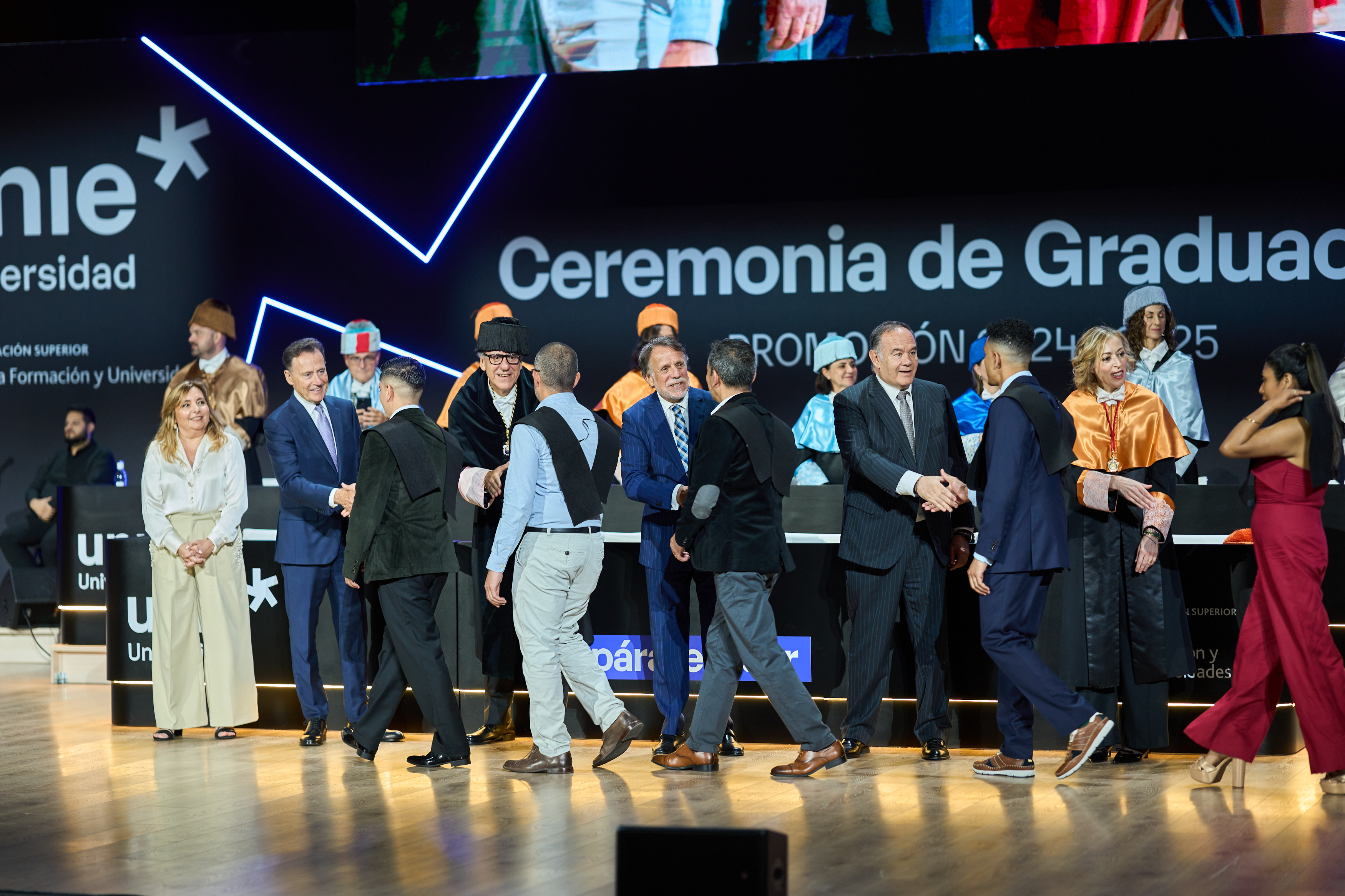 noticia-graduacion-unie-2025-3
