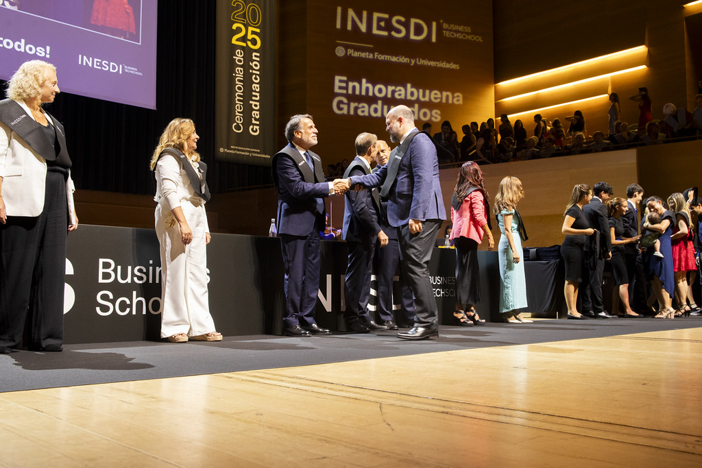noticia-graduacion-obs-inesdi-2025-2