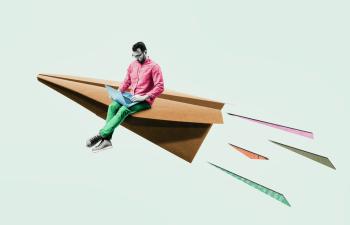 collage hombre sobre avión de papel