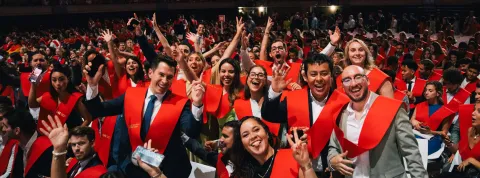 noticia-eae-bloomberg-2025