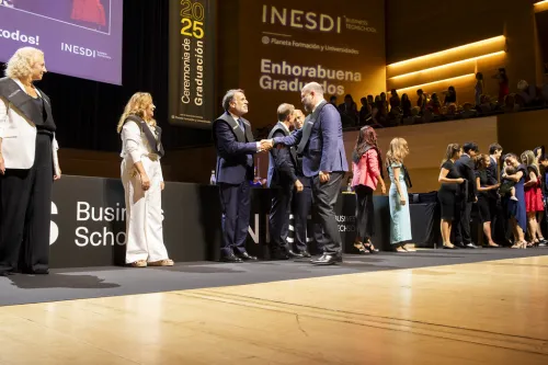 noticia-graduacion-obs-inesdi-2025-2